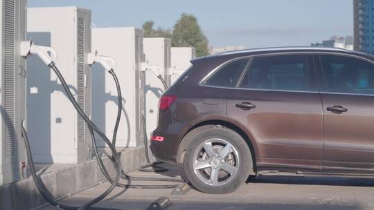 新能源汽车电动车充电桩充电站视频素材模板下载