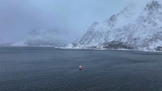 挪威罗弗敦群岛北极圈雷纳冬季雪景高空航拍