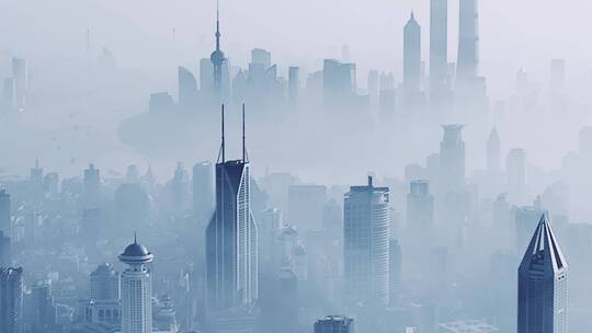 大雾天城市建筑剪影