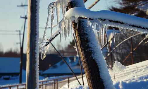 【合集】雪灾冰雪覆盖电线杆的特写