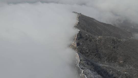 长城雪后冬季云海雪景航拍高清