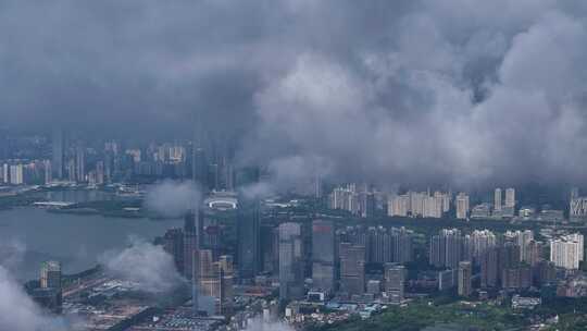 云雾之下的深圳城市建筑