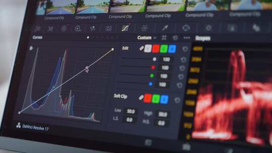 后期制作色彩校正。摄像师在后期制作软件上