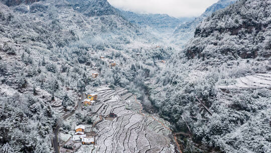 美丽乡村石柱中益乡华溪村雪景