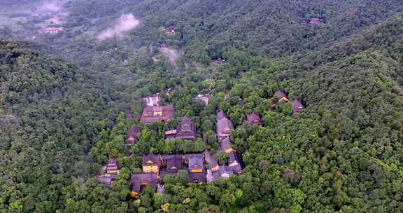 中国浙江杭州灵隐寺仙气缭绕