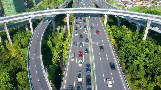 【4K】鸟瞰城市高架立交桥堵车