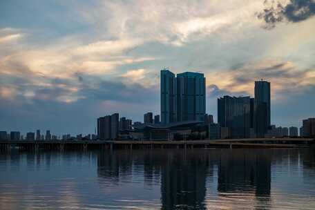 浑河黄昏日落沈阳地标K11新世界酒店浑河桥