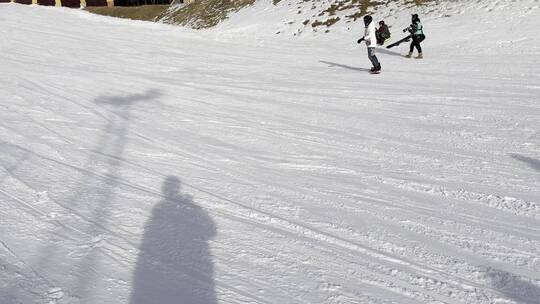 户外滑雪滑雪场滑雪的人