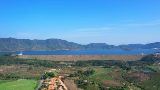 光明小镇欢乐田园油菜花光明湖高架桥铁路E视频素材模板下载