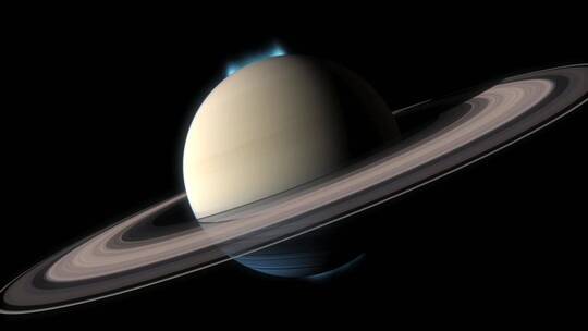 土星两端的极光