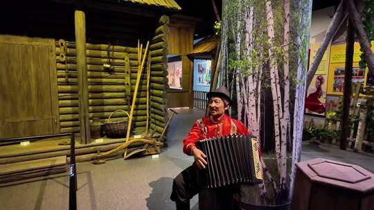 华俄后裔（俄罗斯族）拉扣子琴（复原）