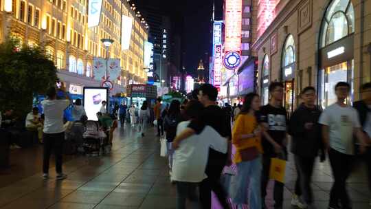 南京东路步行街夜景延时