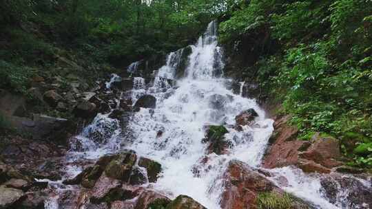 辽宁本溪夏季森林山谷瀑布航拍