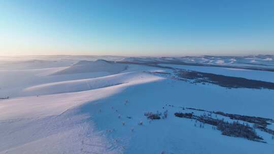 大兴安岭丘陵山地冬季雪景风光