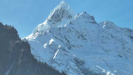 香格里拉雪山航拍