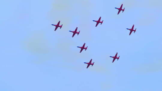 空军战机空中表演