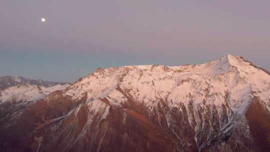 4k航拍四川阿坝四姑娘山