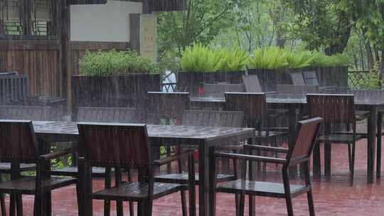 下雨天暴雨雨水大雨雨滴雨景