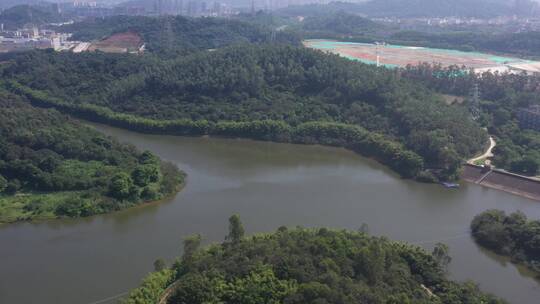 航拍深圳龙华区观澜河流及绿化