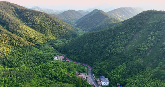 湖州莫干山村庄山路航拍