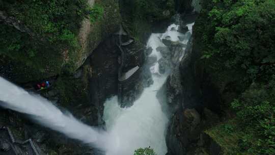 瀑布，拜隆德尔暗黑破坏神，厄瓜多尔，溪流