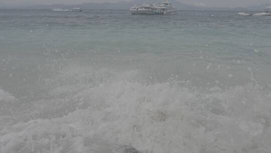 巴厘岛海边浪花