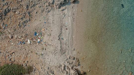 海滩上的垃圾