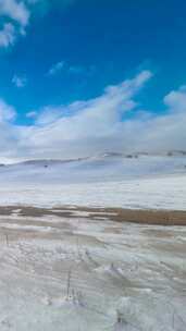 冬季内蒙古乌兰布统蓝天白云雪景