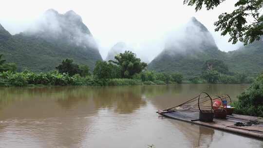 雨季河水暴涨洪灾