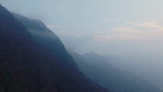 航拍山川云雾山脉风景