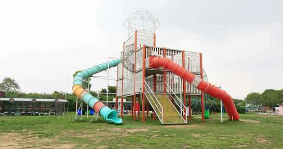 大型游乐设施游乐场儿童乐园空镜头