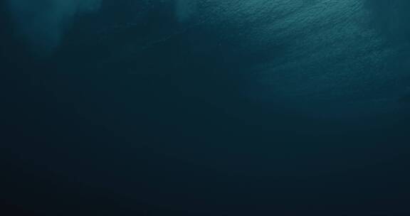 极限运动冲浪拍摄海底浪花水波纹