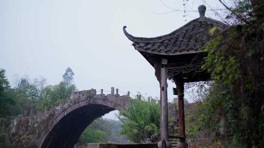 沧桑古石桥石板路特写