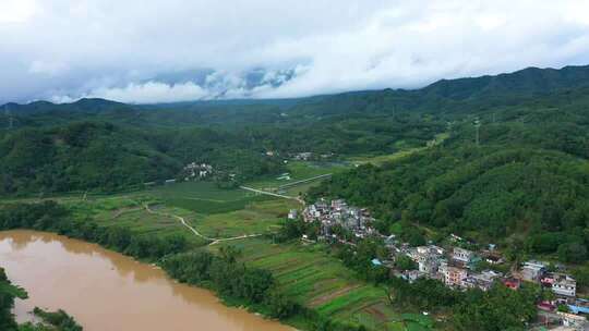 海南五指山村庄航拍1