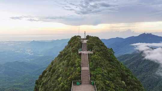 海南乐东县尖峰岭国家森林公园热带雨林