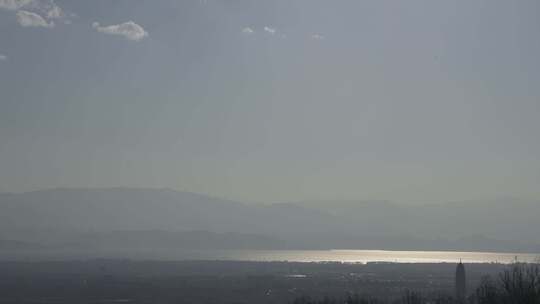 远山湖泊城市远景