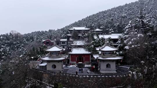 洛阳龙门石窟香山寺雪景