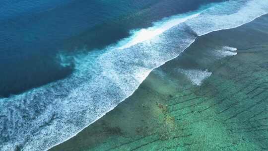 巴厘岛恶魔之眼海浪航拍