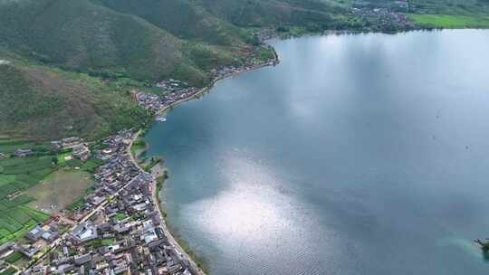 泸沽湖蓝天白云自然风光航拍美景4k视频素材模板下载