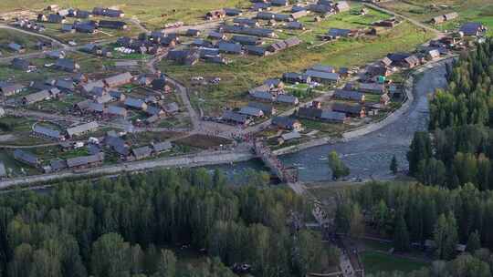 航拍夏天的新疆禾木村风景