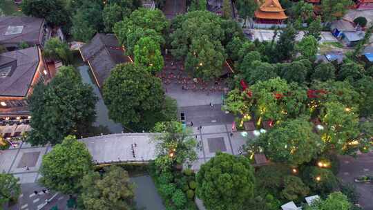 成都高新区铁像寺水街夜景航拍实时