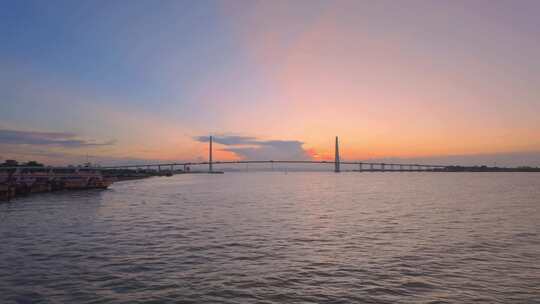 在汕头广场轮渡看海上日落与晚霞