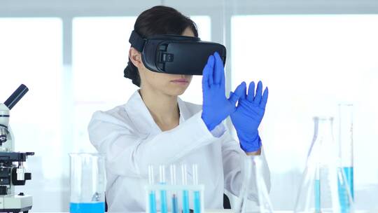 虚拟现实眼镜在实验室的应用