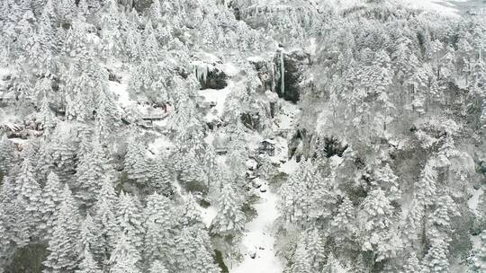 航拍雪山雪景