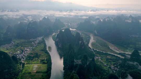 桂林阳朔精华段漓江风景区