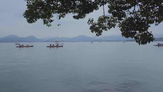 浙江杭州西湖景区湖上泛舟