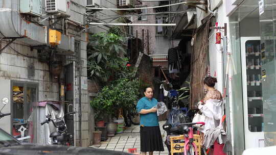 城市郊区郊外店铺美食城中村城镇小镇街区