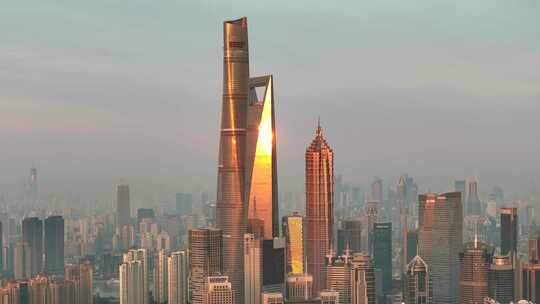 航拍上海陆家嘴日出东方上海早晨 金色建筑