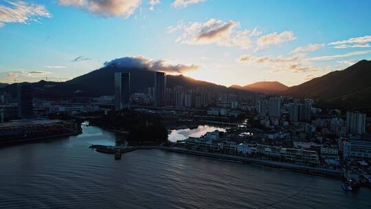 航拍深圳盐田梧桐山日落夕阳