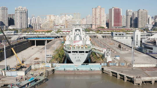 4K航拍中国上海停靠在滨江退役的远望号07